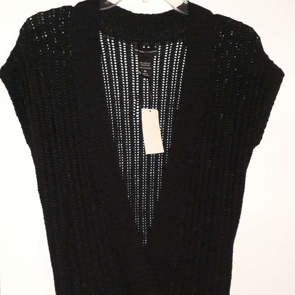 New York & Company Black Plunge V-Neck Acrylic Blend Short Sleeve Sweater